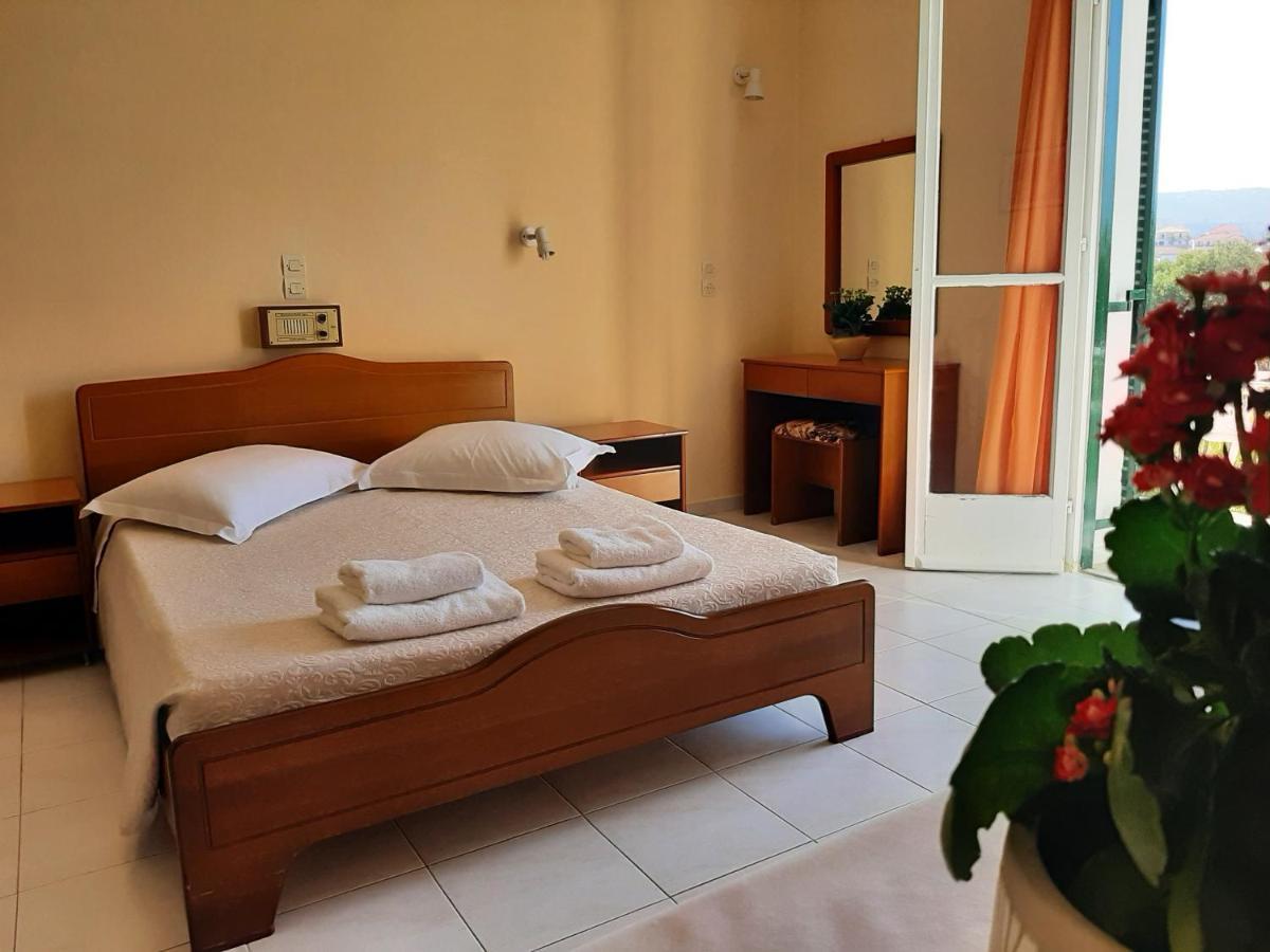 Ammousa Hotel Apartments Lixouri Bagian luar foto