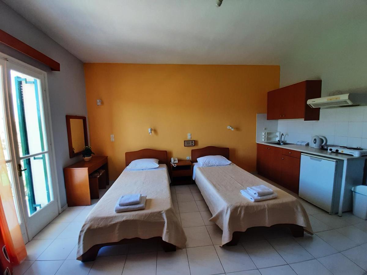 Ammousa Hotel Apartments Lixouri Bagian luar foto