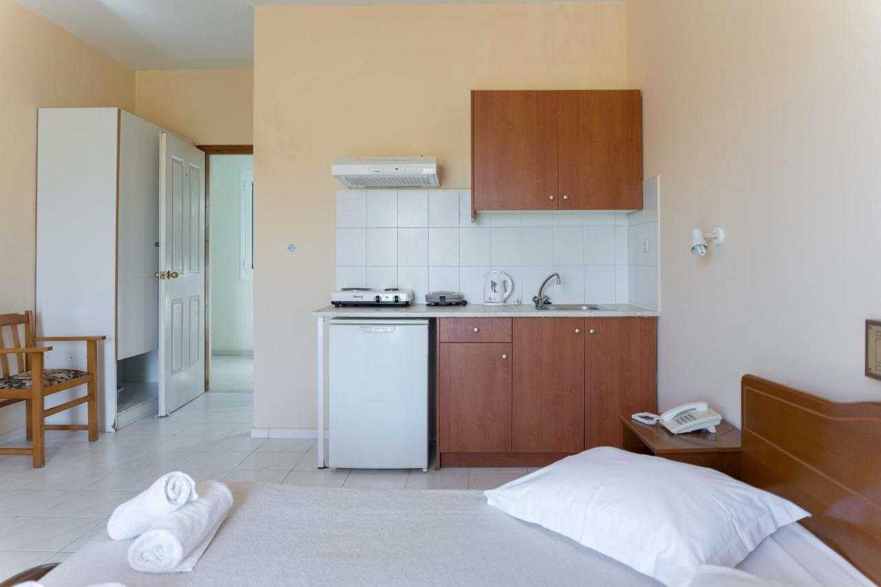 Ammousa Hotel Apartments Lixouri Bagian luar foto