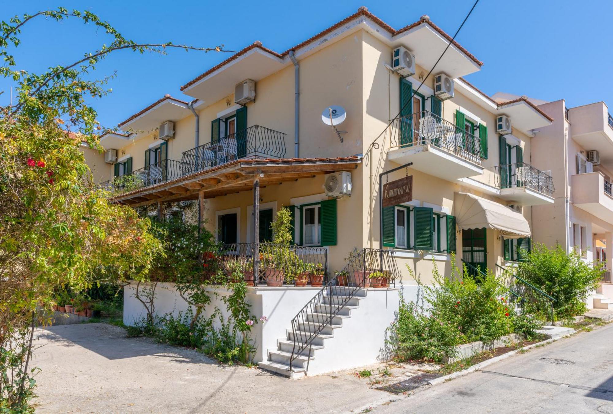 Ammousa Hotel Apartments Lixouri Bagian luar foto
