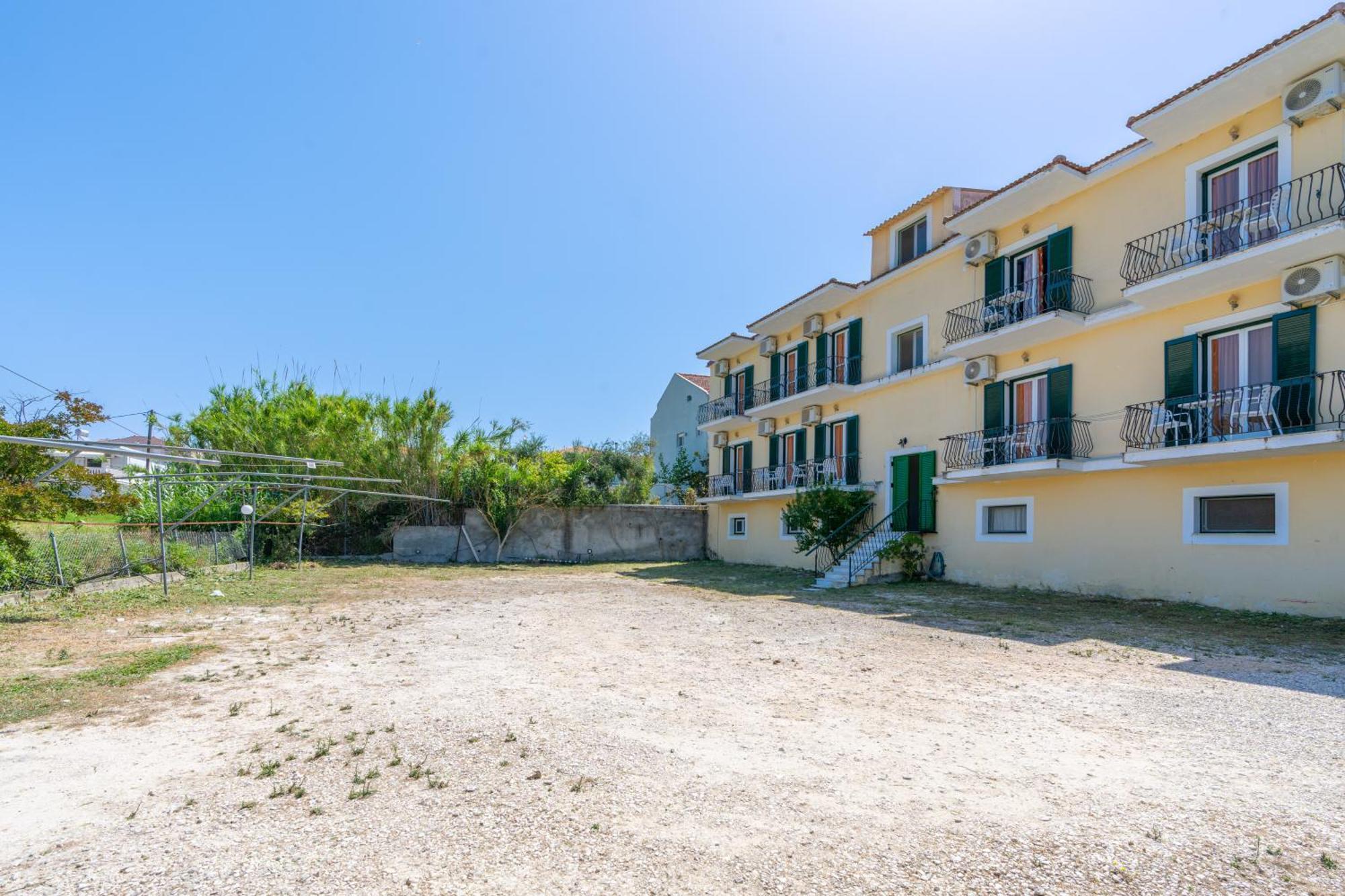 Ammousa Hotel Apartments Lixouri Bagian luar foto